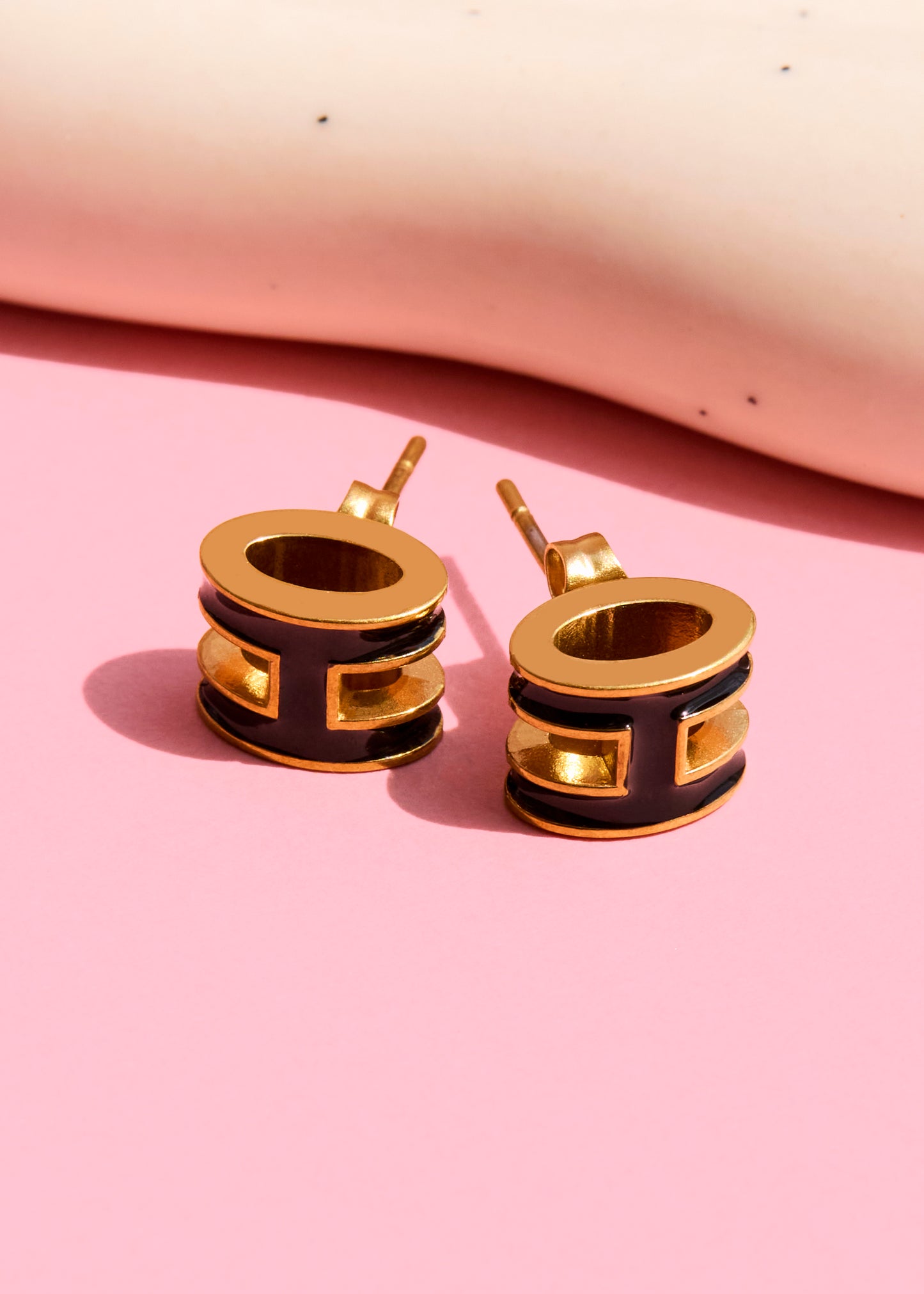 H - Boucle d'oreille en acier inoxydable