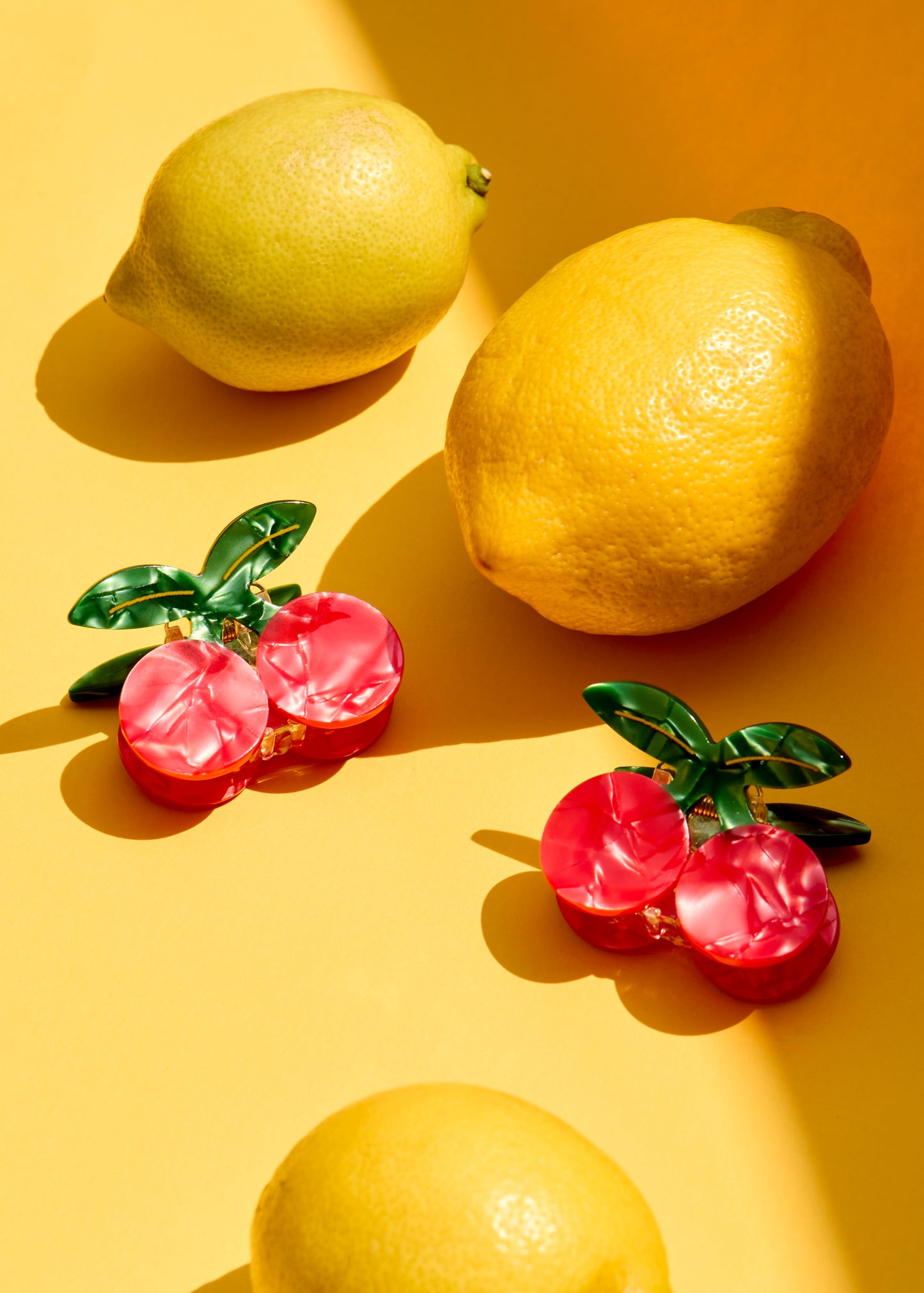 Pince à cheveux cerise