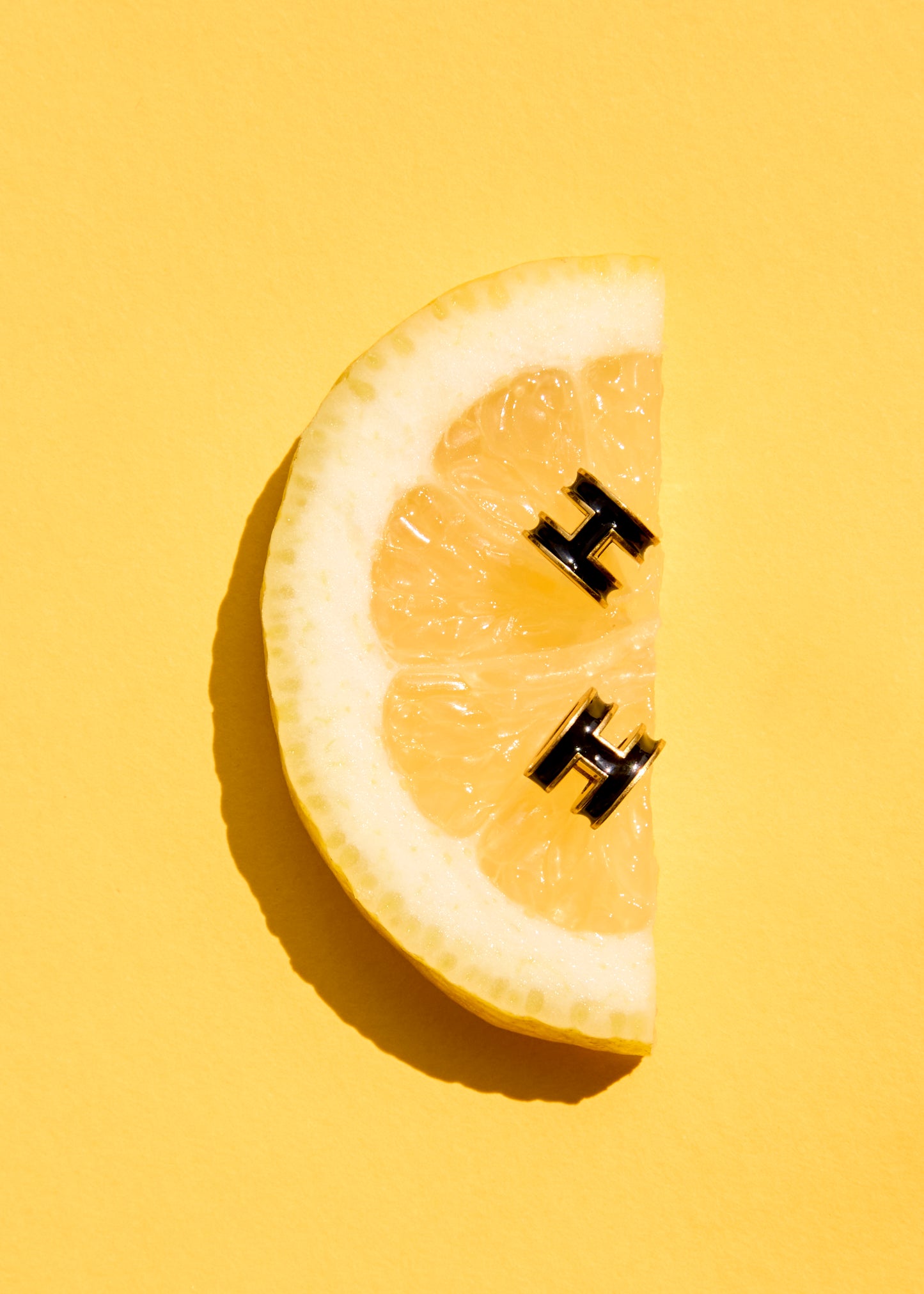 H - Boucle d'oreille en acier inoxydable