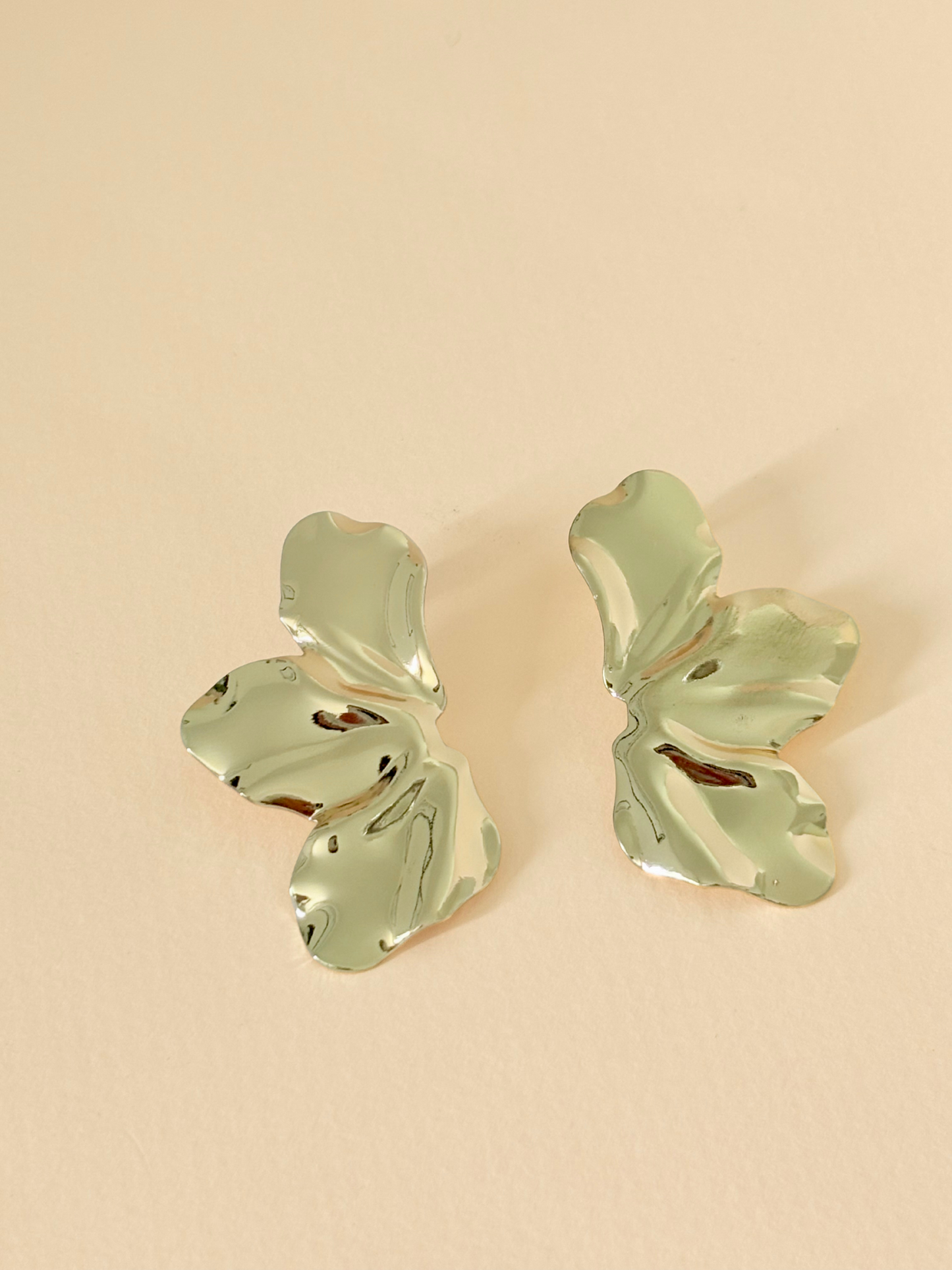 Eolia – Boucles sculpturales en métal doré