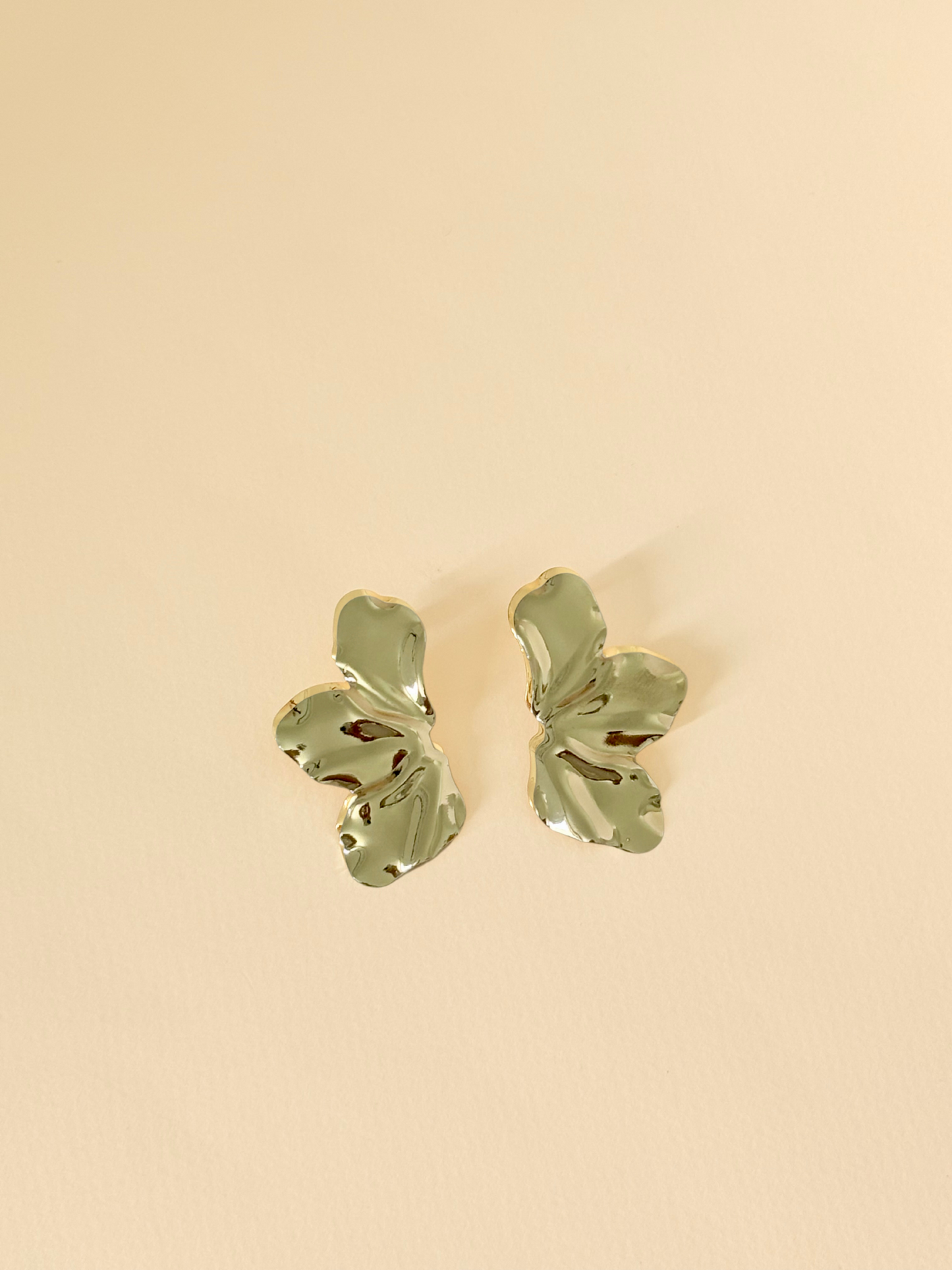 Eolia – Boucles sculpturales en métal doré