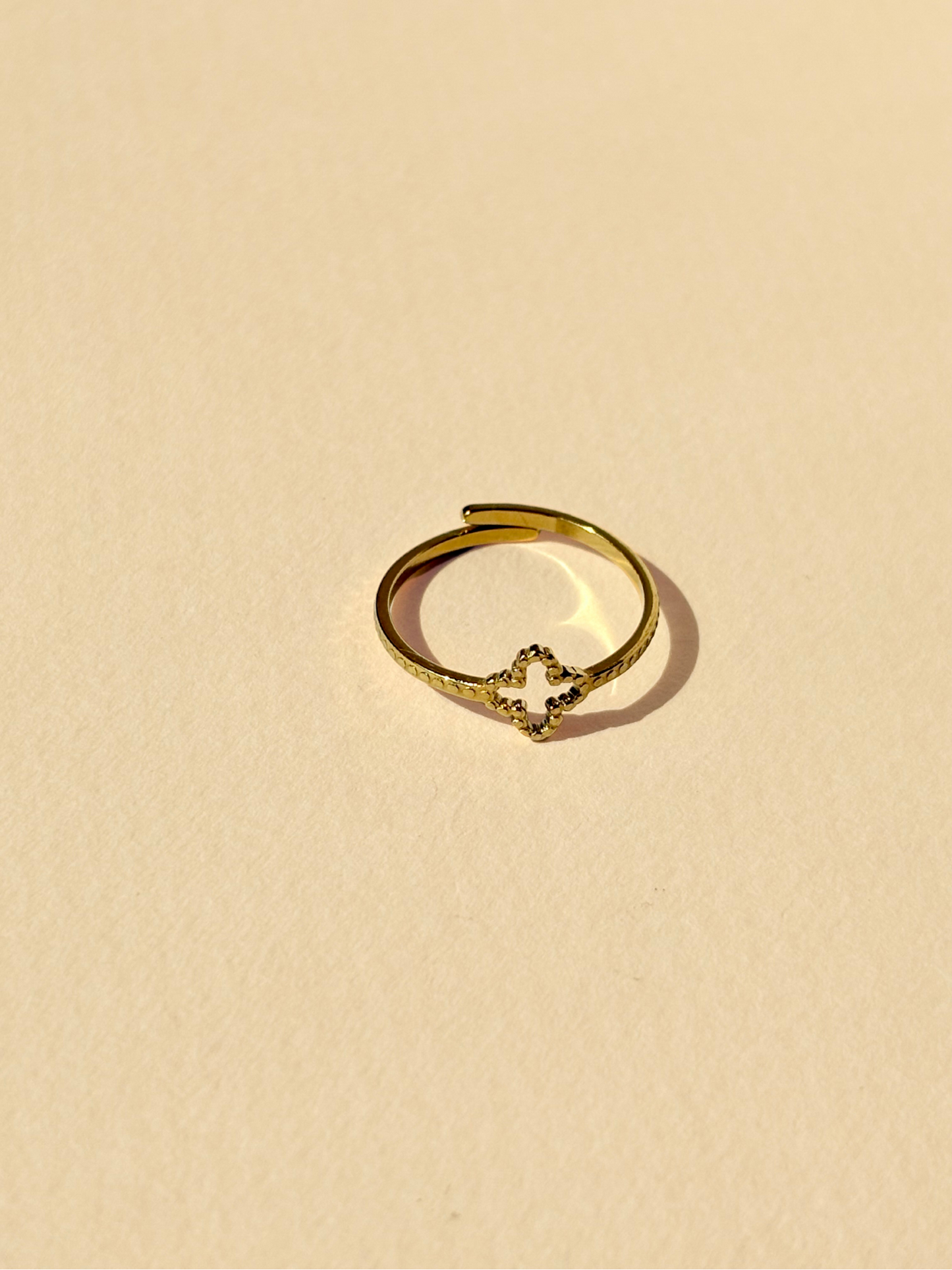 Trèfle - Bague femme réglable dorée