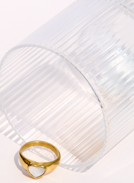 Liora - Chevalière cœur blanc en acier inoxydable doré